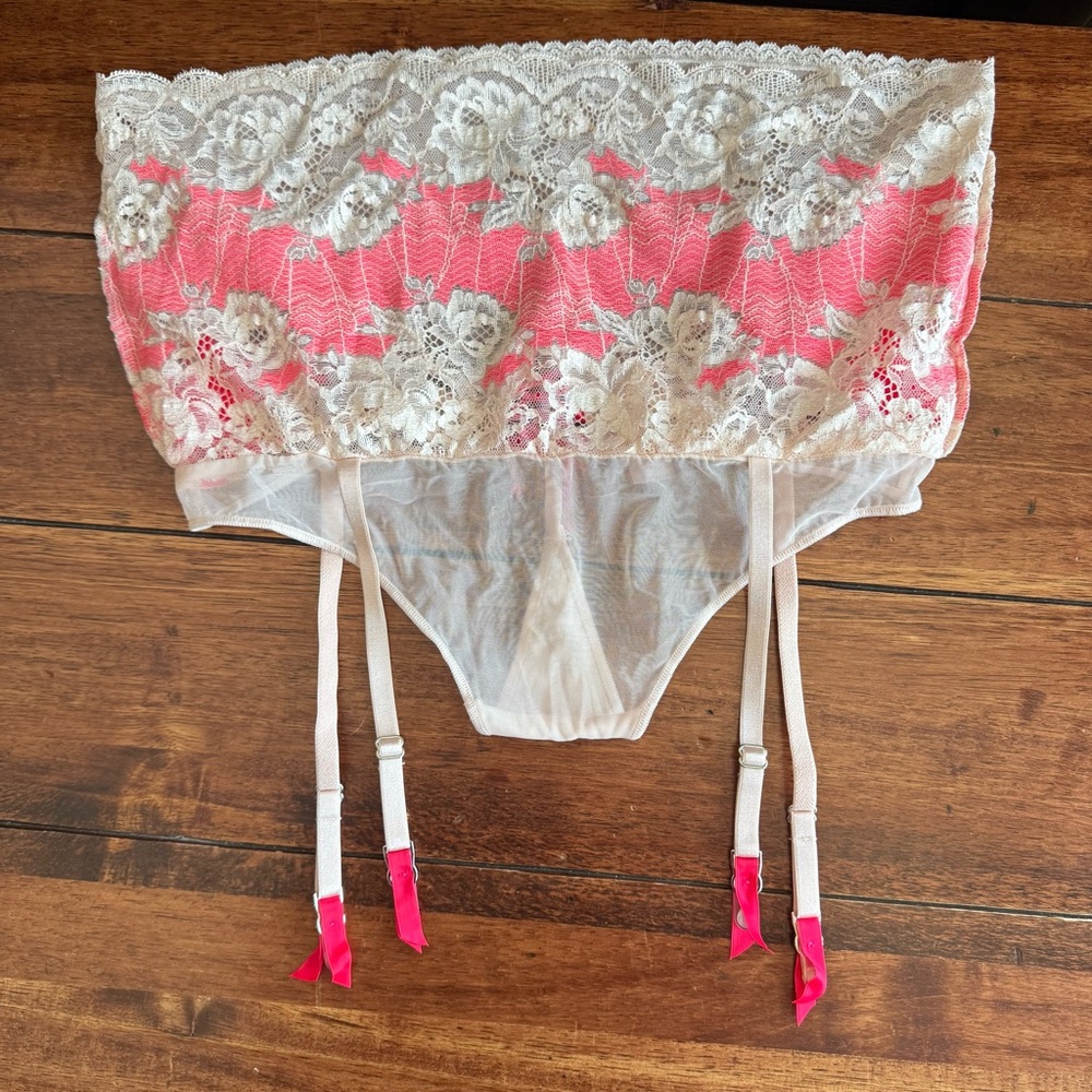 Victoria’s Secret Coral Pink Seduction Garter Skirt Size Large - Picture 6 of 6